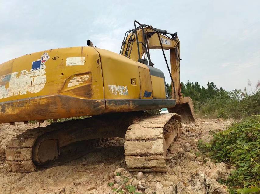 徐工XE215CA履帶式挖掘機