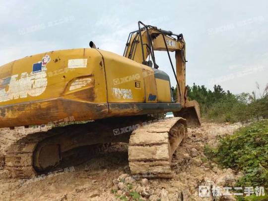 徐工XE215CA履带式挖掘机