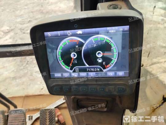 徐工XE215CA履带式挖掘机