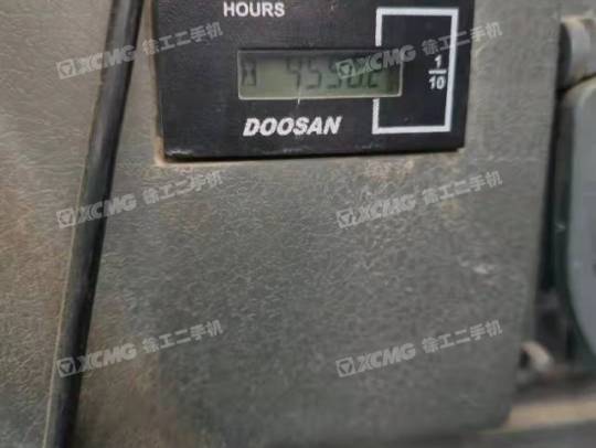 斗山DX75履带式挖掘机