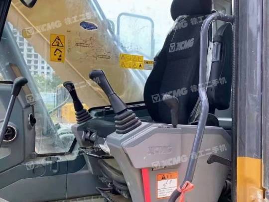 徐工XE200D履带式挖掘机