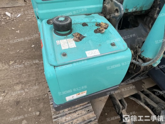 神钢SK75履带式挖掘机