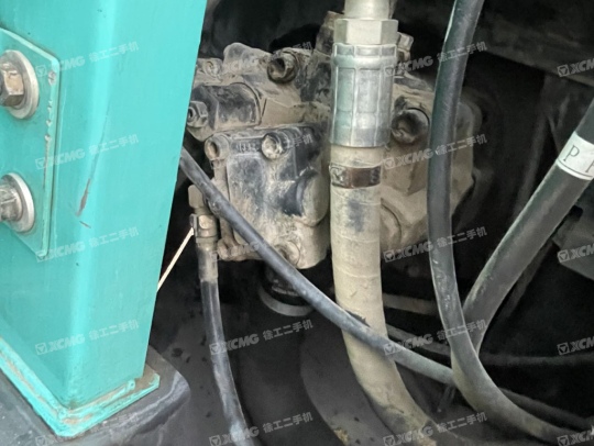 神钢SK75履带式挖掘机