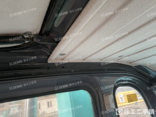 神钢SK75履带式挖掘机