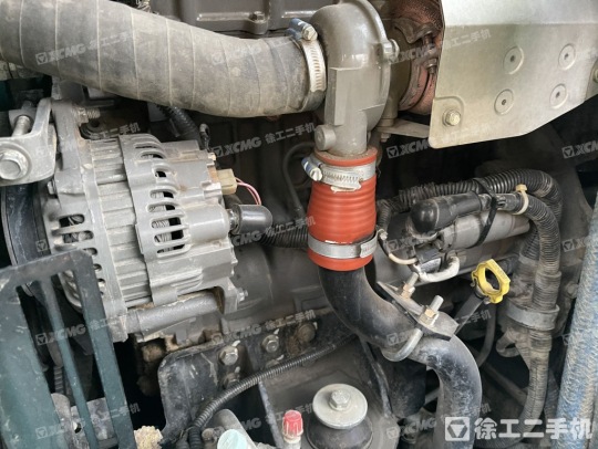 神钢SK75履带式挖掘机