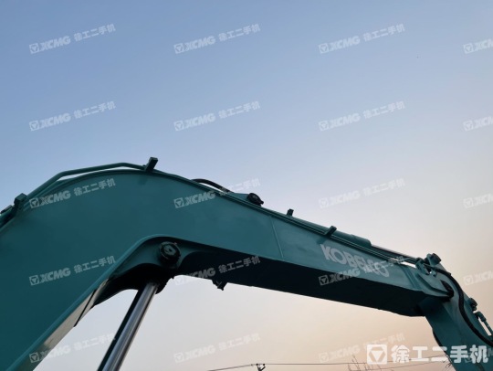 神钢SK75履带式挖掘机