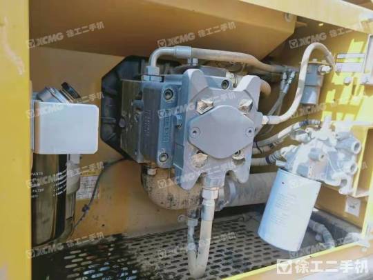 三一重工SY215履带式挖掘机