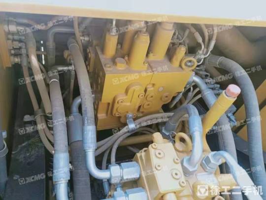 三一重工SY215履带式挖掘机