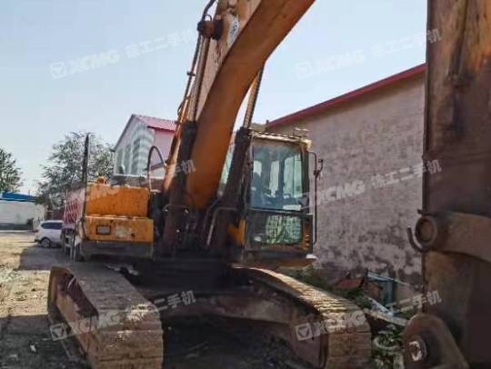 三一重工SY365履带式挖掘机