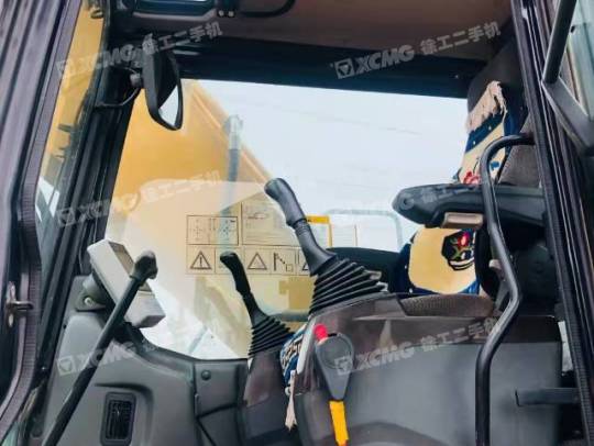 三一重工SY245履带式挖掘机