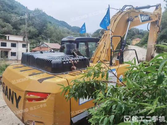 三一重工SY245履带式挖掘机