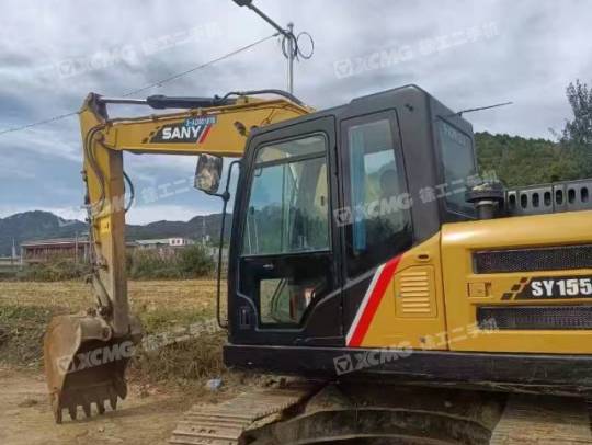三一重工SY135履带式挖掘机