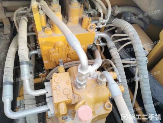 三一重工SY245履带式挖掘机