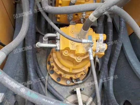 现代R215履带式挖掘机