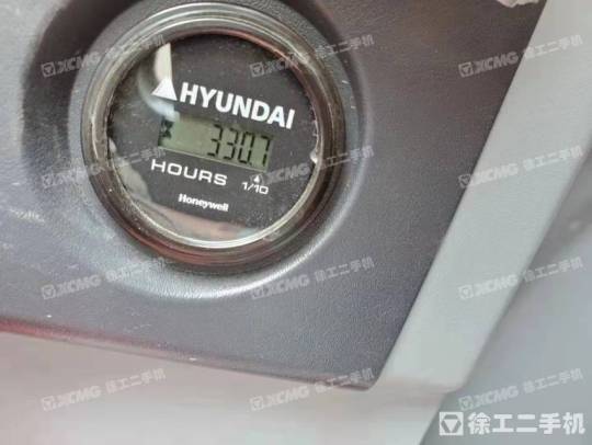 现代R215履带式挖掘机