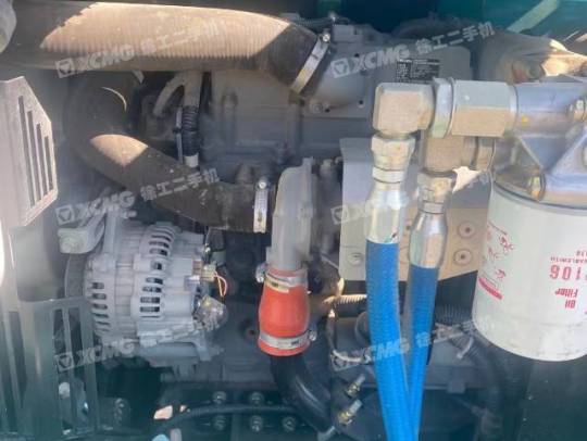 神钢SK75履带式挖掘机