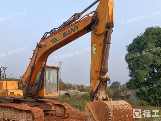 三一重工SY215履带式挖掘机