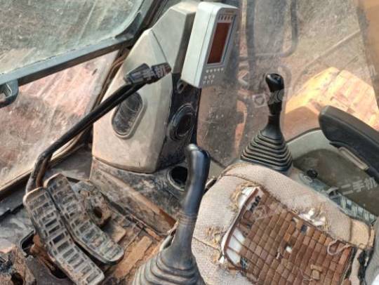 三一重工SY215履带式挖掘机