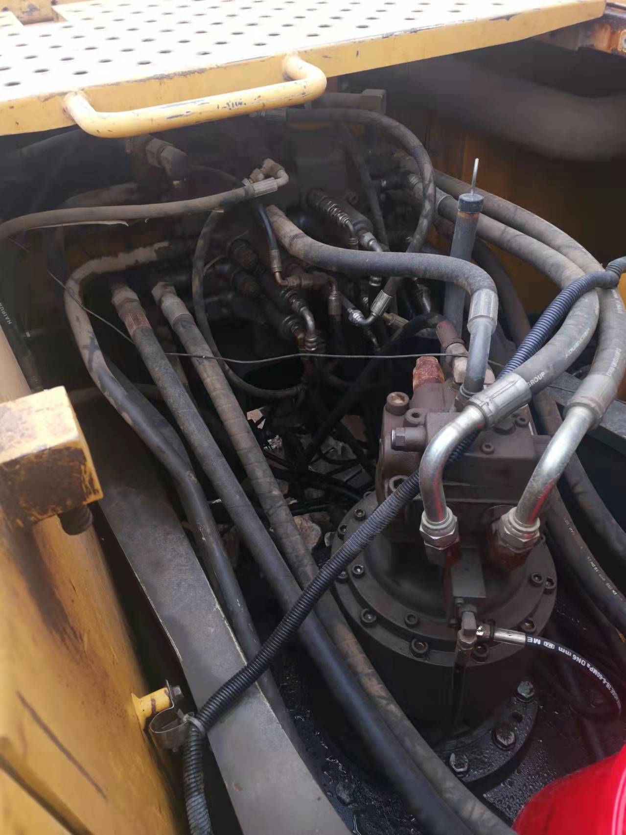 沃爾沃EC210履帶式挖掘機