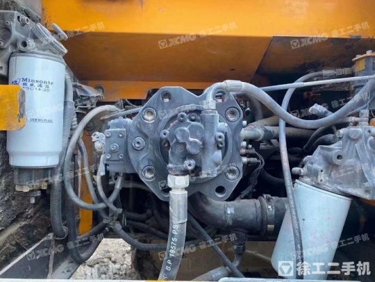 三一重工SY215履带式挖掘机