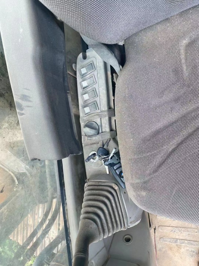 三一重工SY215履帶式挖掘機