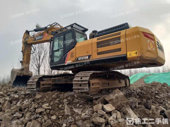 三一重工SY375履带式挖掘机