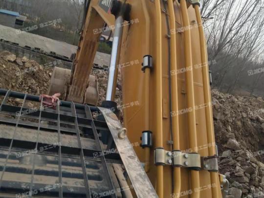 三一重工SY375履带式挖掘机