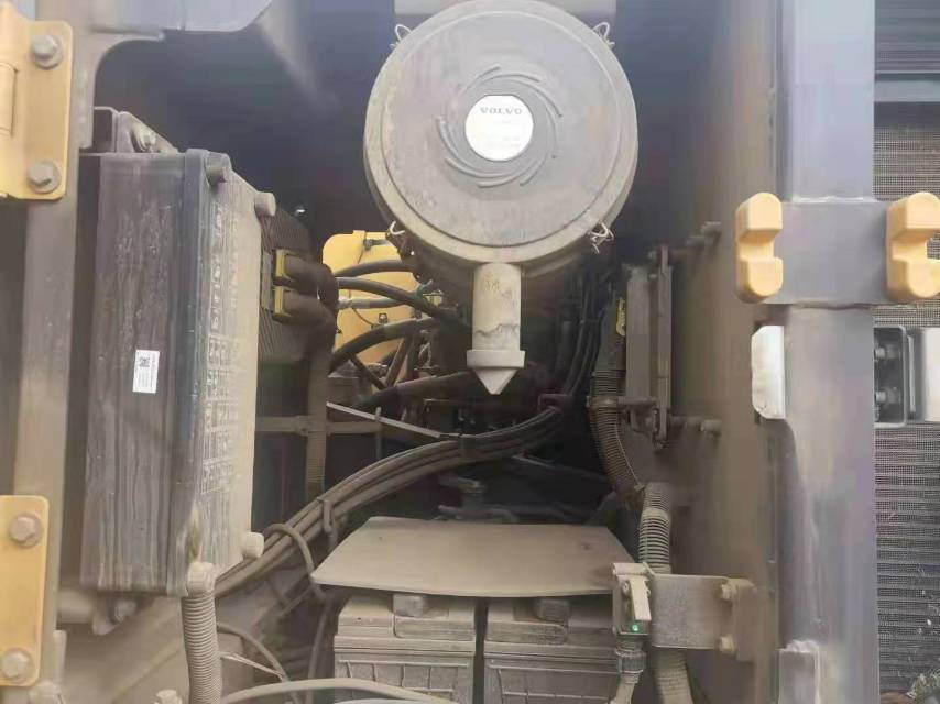 沃爾沃EC210履帶式挖掘機(jī)