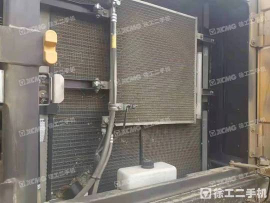 沃尔沃EC210履带式挖掘机