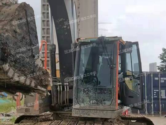 沃尔沃EC210履带式挖掘机