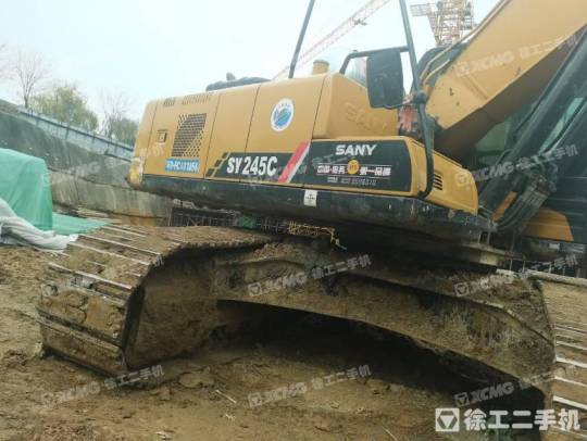 三一重工SY215履帶式挖掘機(jī)