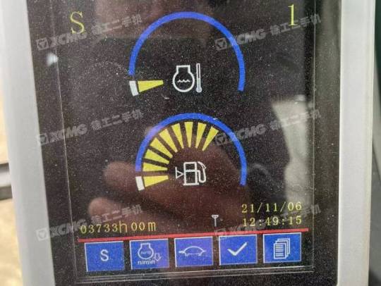 三一重工SY215履帶式挖掘機(jī)