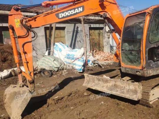 斗山DX75履帶式挖掘機