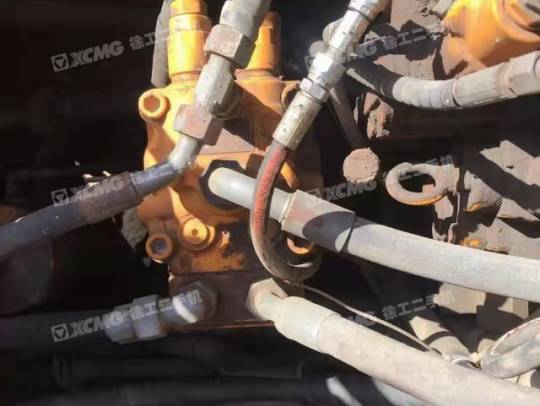 三一重工SY135履带式挖掘机