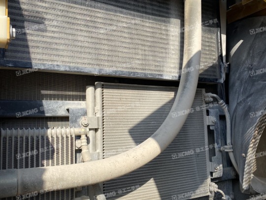 徐工XE370D履带式挖掘机