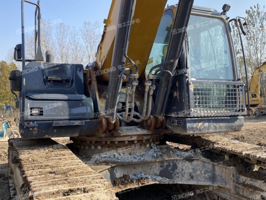 徐工XE370D履带式挖掘机