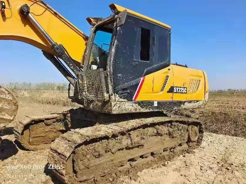 三一重工SY215履帶式挖掘機