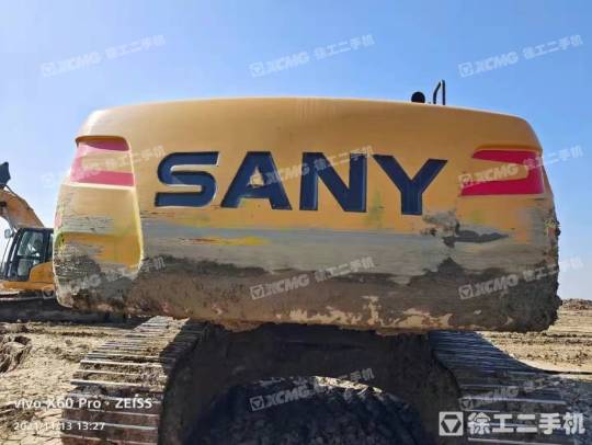 三一重工SY215履帶式挖掘機