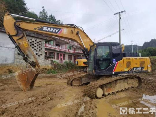 三一重工SY215履带式挖掘机