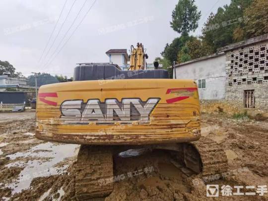 三一重工SY215履带式挖掘机