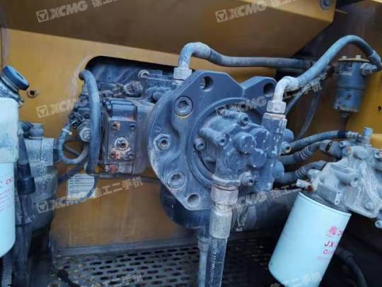 三一重工SY215履带式挖掘机