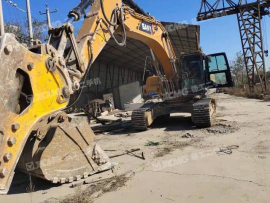 三一重工SY365履带式挖掘机