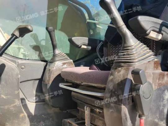 三一重工SY365履带式挖掘机