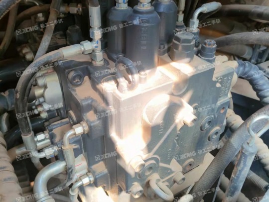 徐工XE370D履带式挖掘机