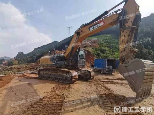 徐工XE370D履带式挖掘机