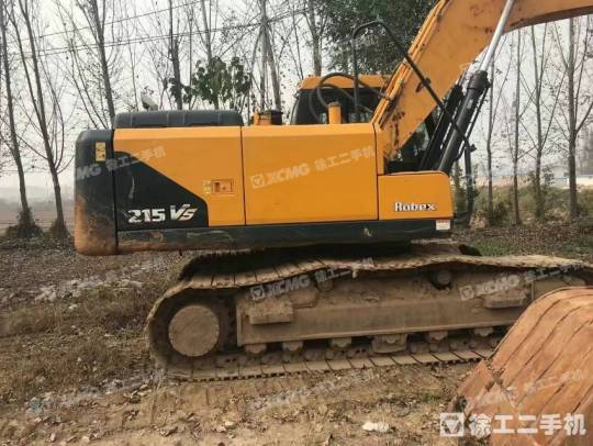 现代R215履带式挖掘机