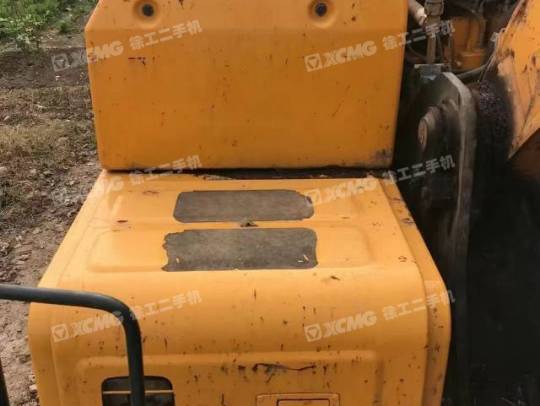 现代R215履带式挖掘机