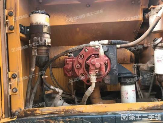 现代R215履带式挖掘机