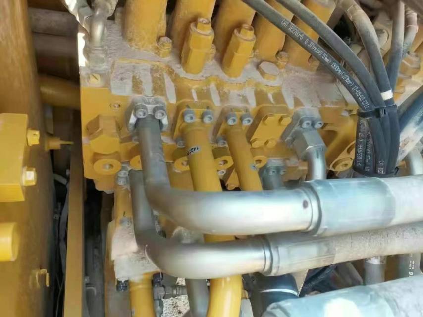 卡特彼勒320D2履帶式挖掘機
