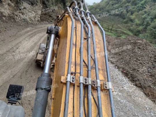 徐工XE370D履带式挖掘机